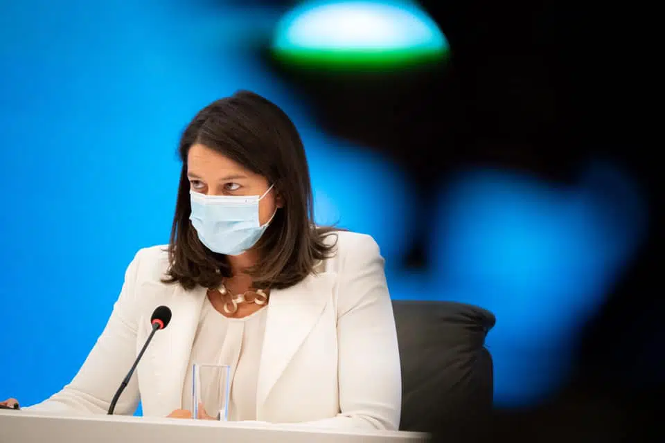 n-kerameos-apolyti-proteraiotita-i-epistrofi-stin-dia-zosis-ekpedefsi