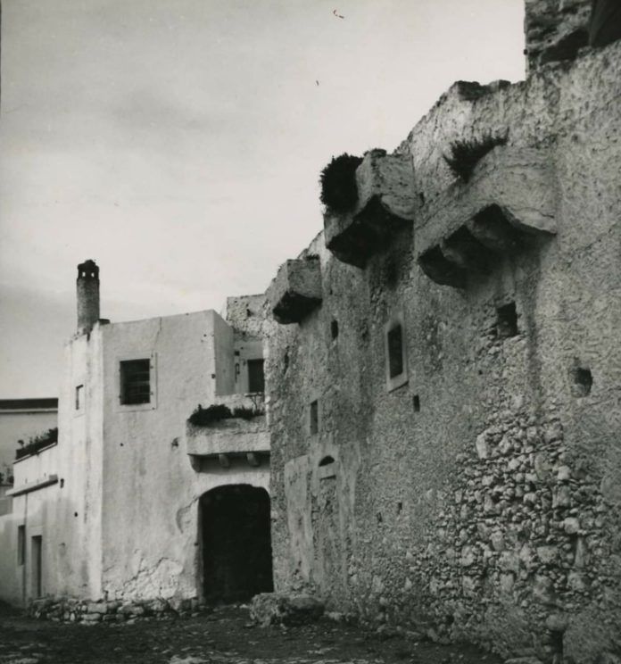 kithira-egklima-696x744