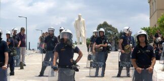 Police_guarding_Greek_parliament_during_demonstrations_Athens_Greece