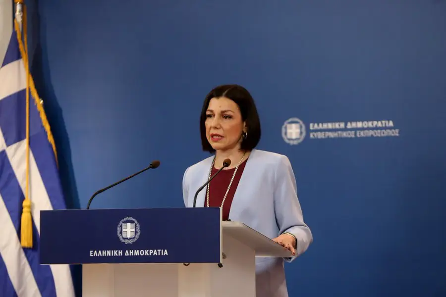 aristotelia-peloni