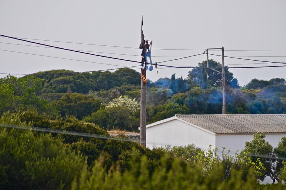 ΔΕΔΔΗΕ κολόνα kato-livadi