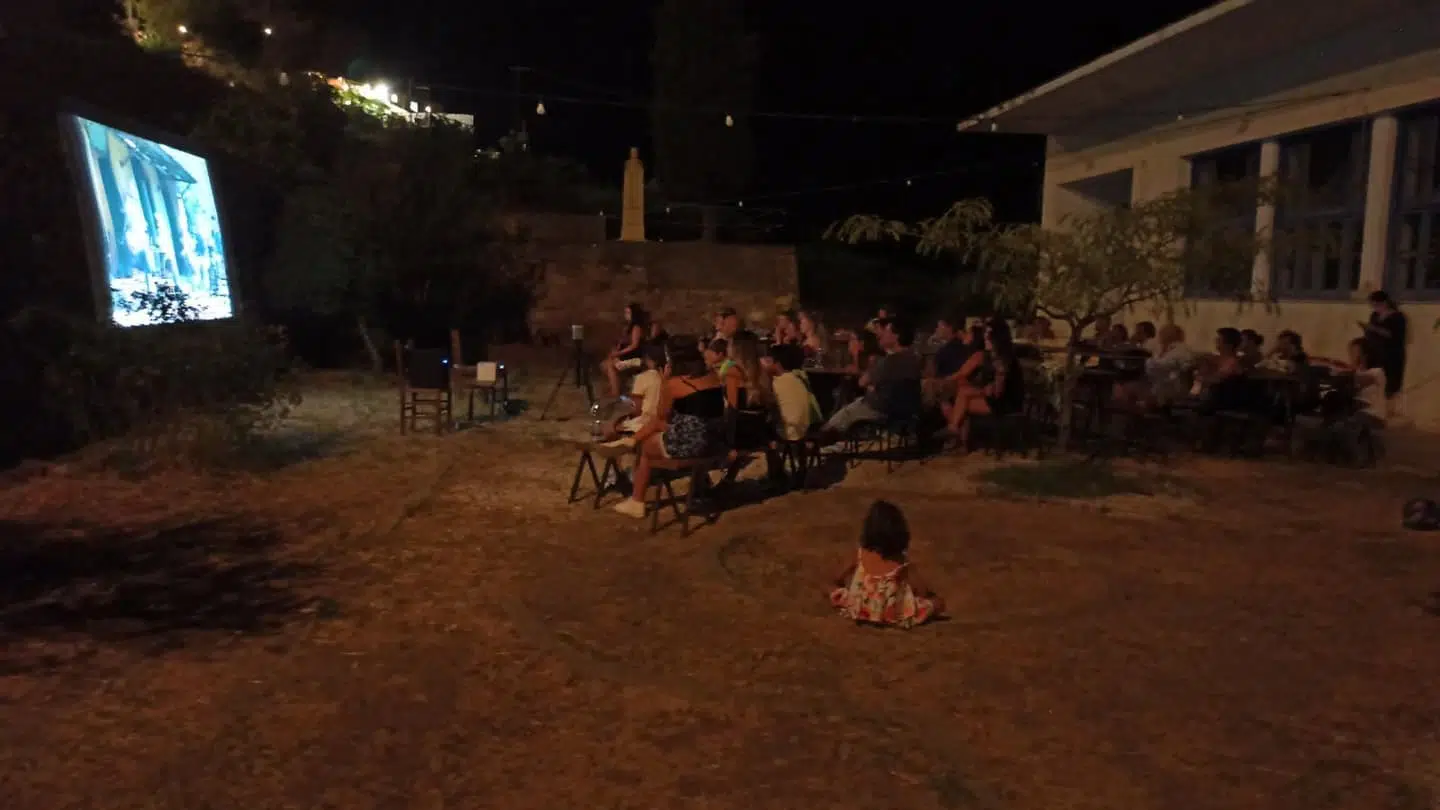 enthousiase-psilos-premiera-sine-portokalia