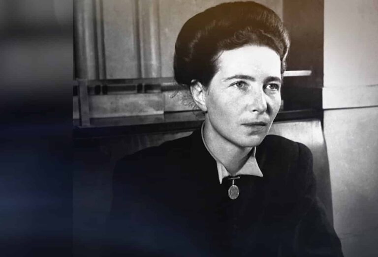 «Πώς η Σιμόν έγινε η Μποβουάρ»: Η συγγραφέας που ενέπνευσε και σκανδάλισε σε μία νέα βιογραφία