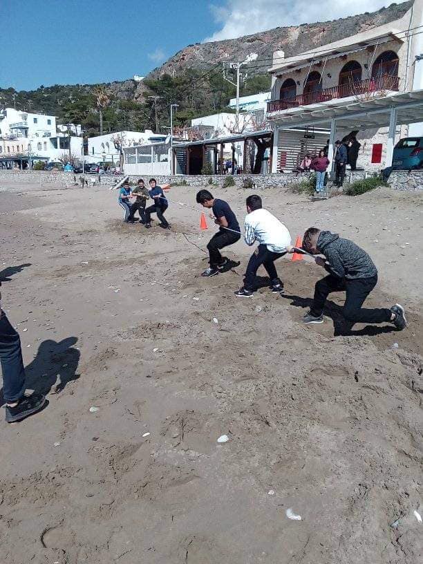 Το Γυμνάσιο Κυθήρων στο ηλιόλουστο Καψάλι (φωτο) 2 gymnasio kythiron kapsali2