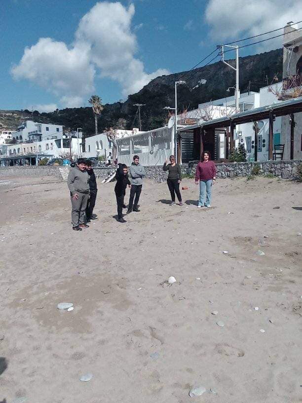 Το Γυμνάσιο Κυθήρων στο ηλιόλουστο Καψάλι (φωτο) 4 gymnasio kythiron kapsali4