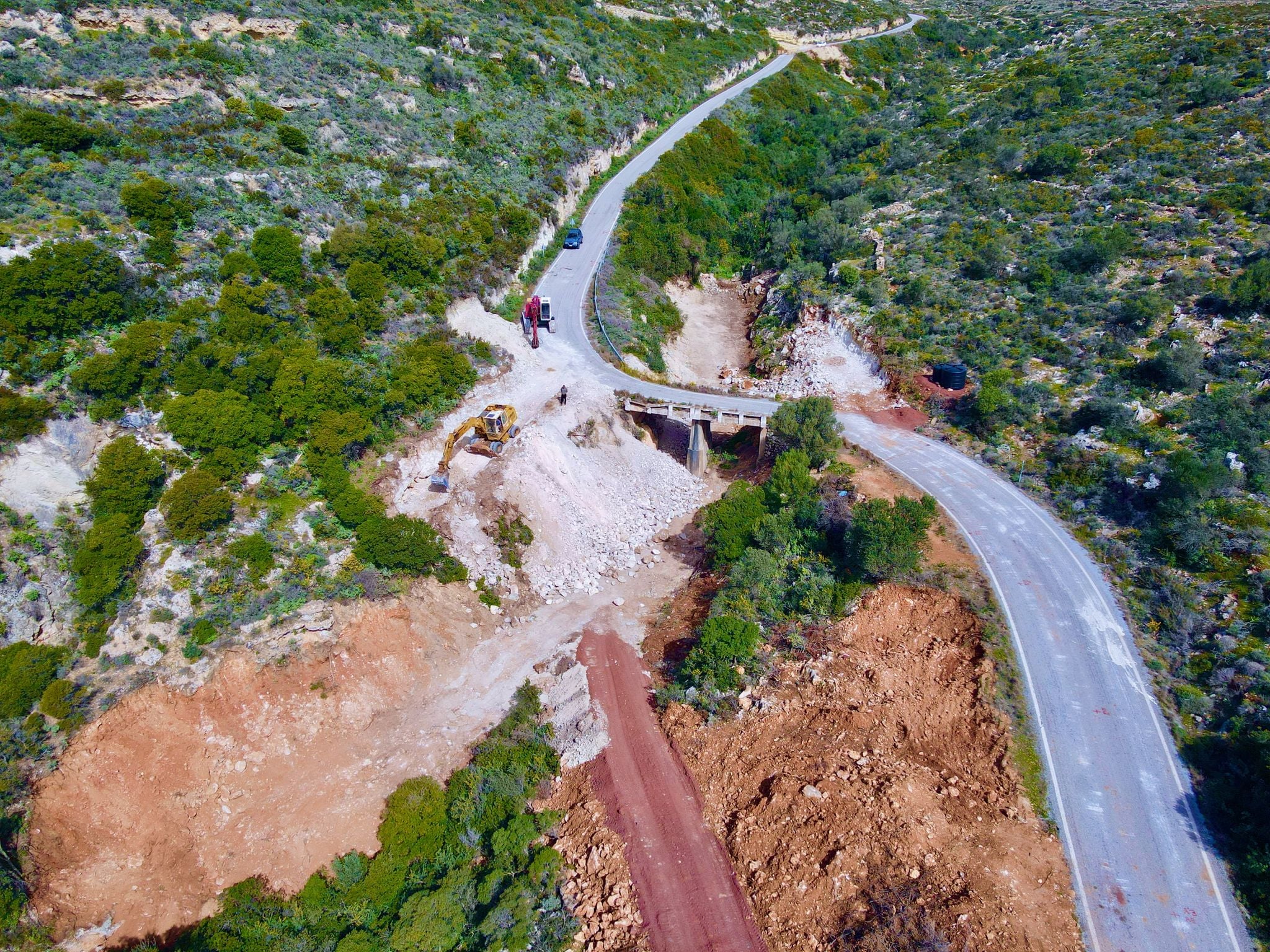Χαρχαλάκης: «Η νέα γέφυρα στον Μάκρωνα κατασκευάζεται σε πείσμα κακόβουλων διαδόσεων» 3 makronas nea gefyra2