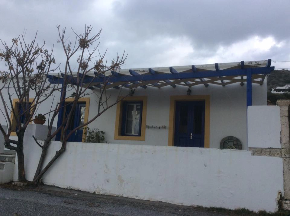 Αττίκ εναντίον Αντώνη Πετρόχειλου: Μια παρολίγο μονομαχία στα Κύθηρα 1 oikia-mari-triarxi-kapsali