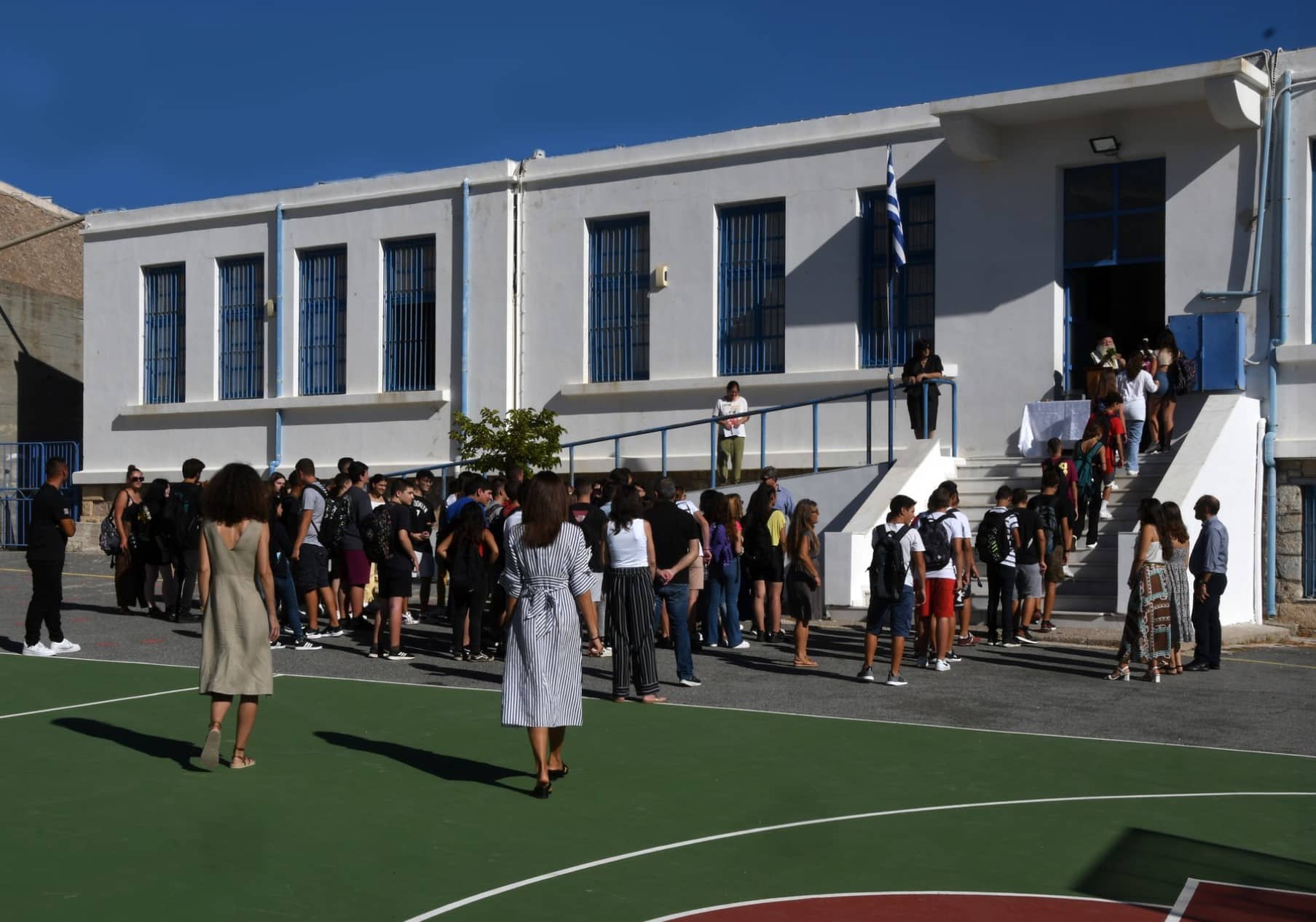 Λύκειο Κυθήρων: Φωτορεπορτάζ από τον αγιασμό και την πρώτη μέρα στο σχολείο 1 lykeio kythiron1