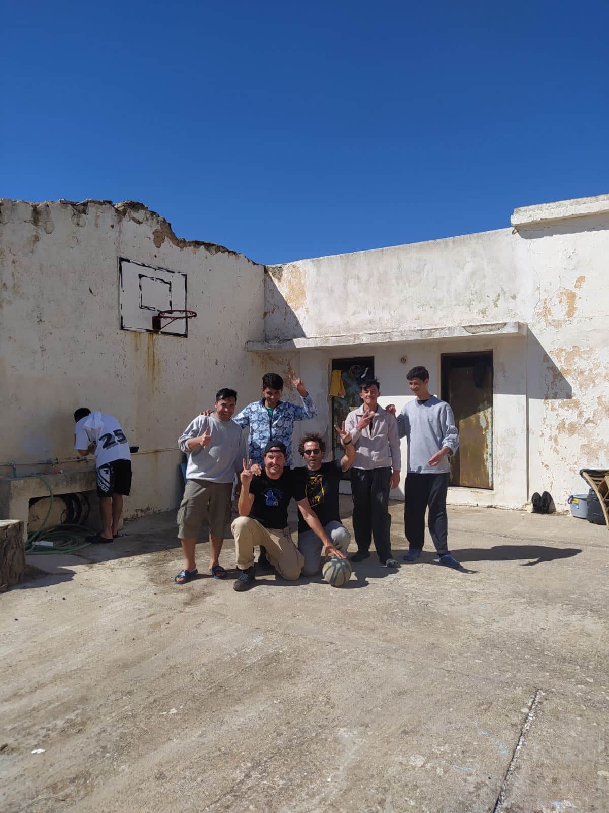 Η Ομάδα Αλληλεγγύης Κυθήρων εκπέμπει μήνυμα ανθρωπιάς σε όλο τον κόσμο 8 sholeio friligkianika9 51 402