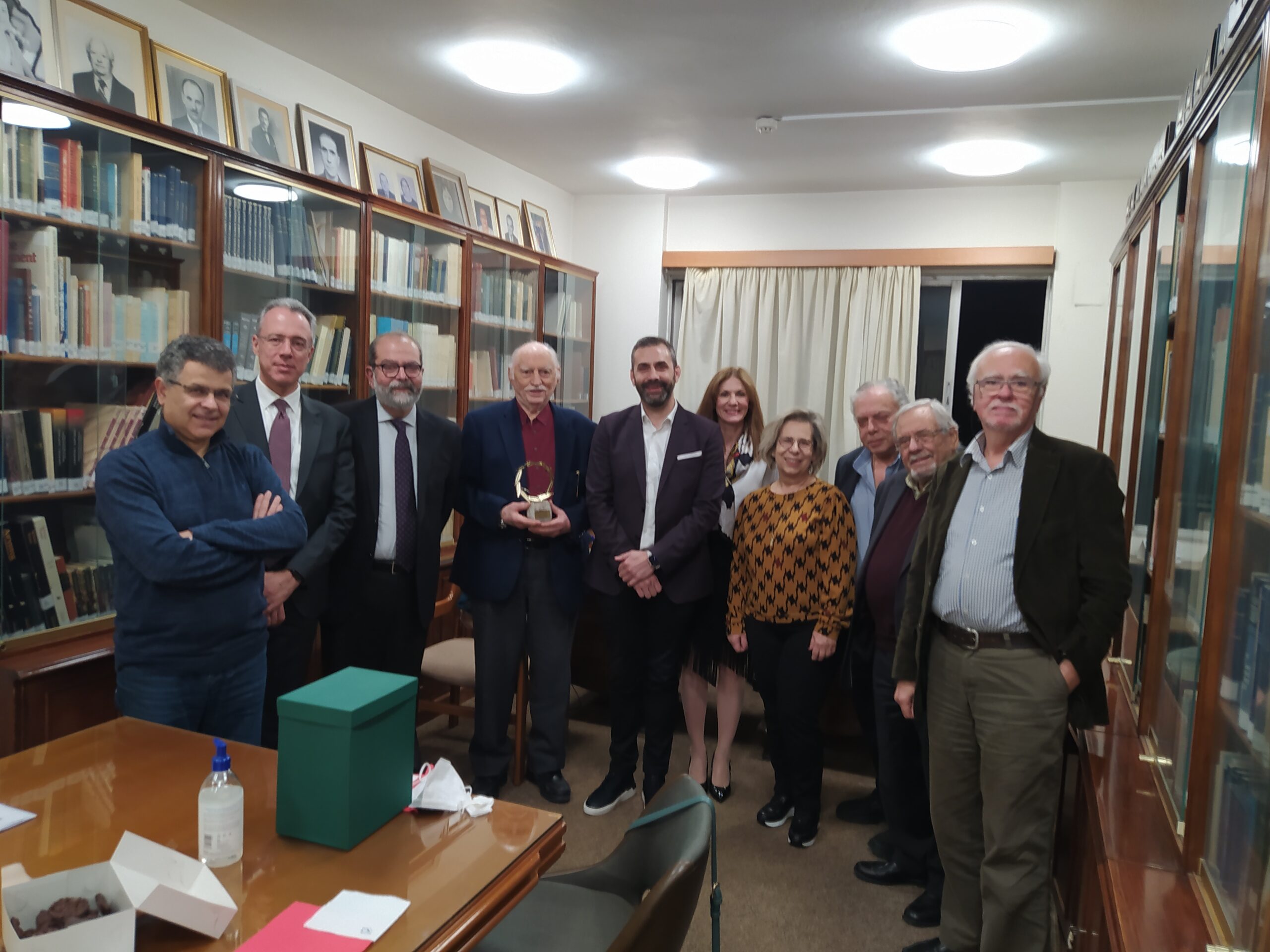 Βράβευση του Τριφυλλείου Ιδρύματος από την Synergy 1 IMG 20230119 183305 scaled