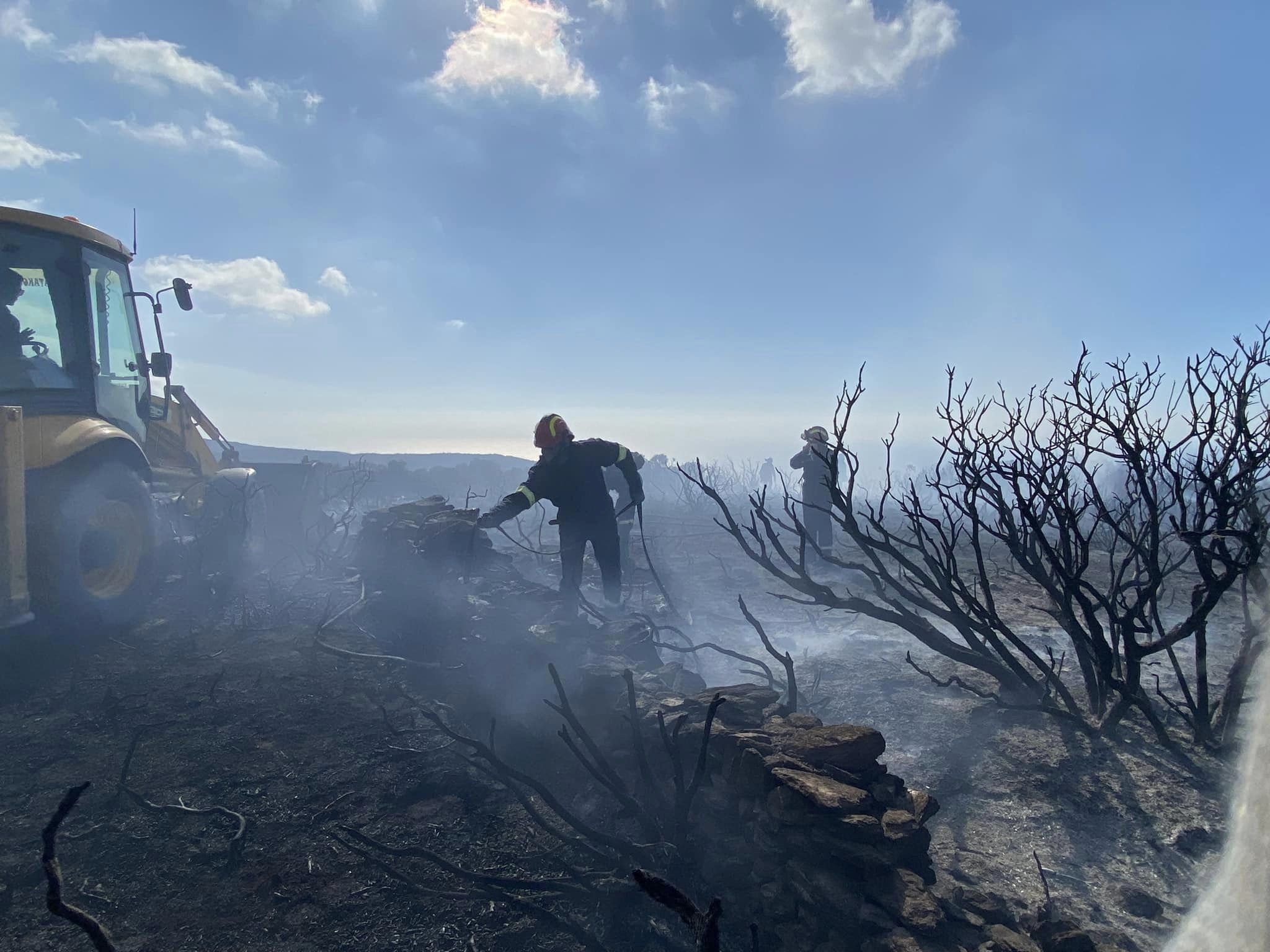 Κατασβέστηκε η πυρκαγιά στα Κύθηρα 6 karvounolakos