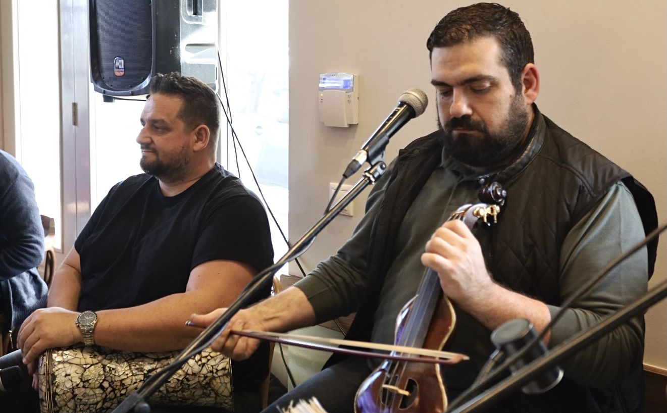 μορφονιός μεζεδοπωλείο