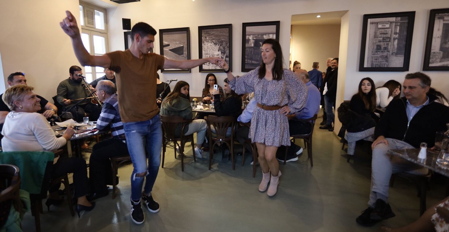 μορφονιός μεζεδοπωλείο