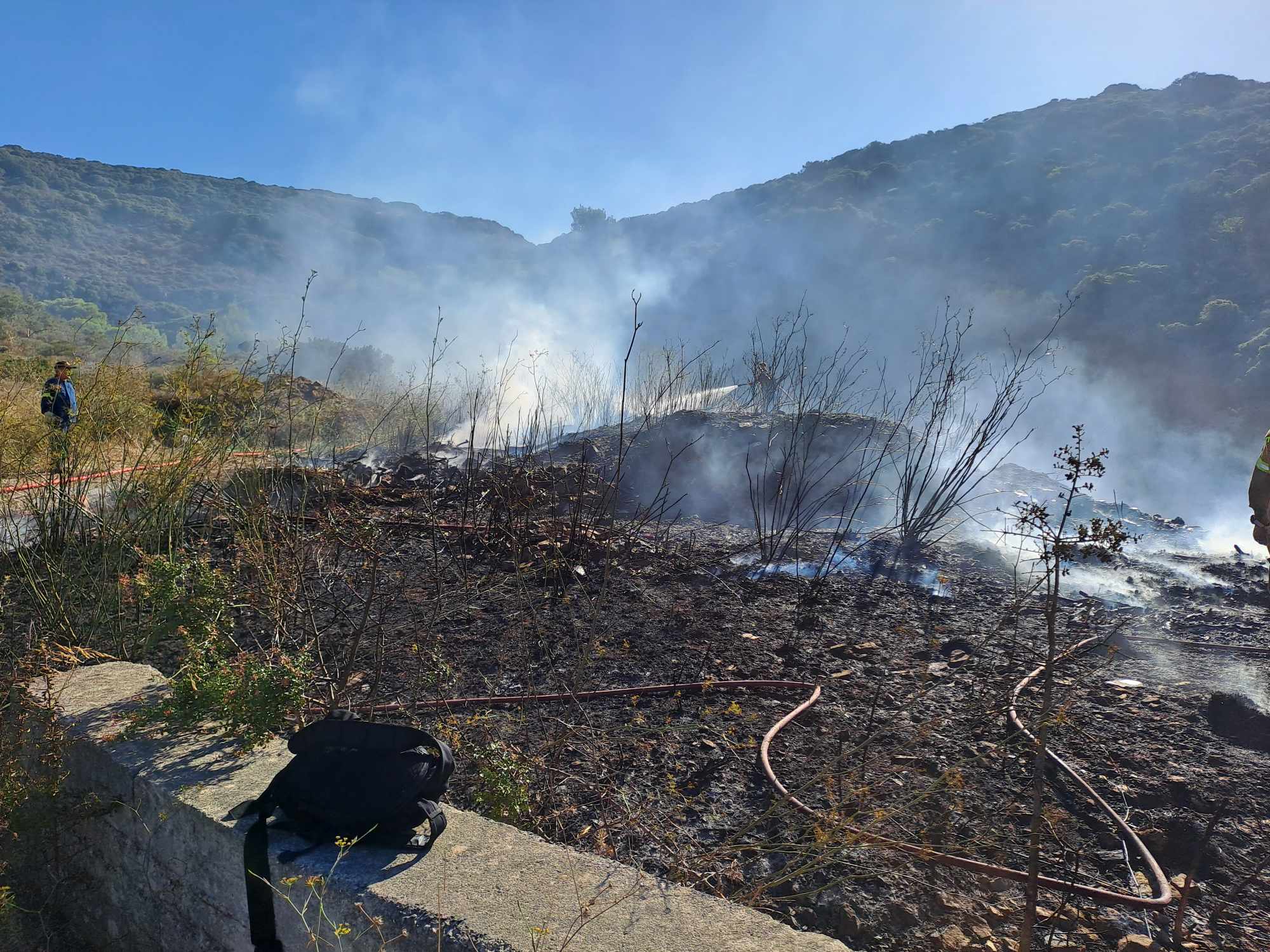 Περίεργη πυρκαγιά μέσα στο λαγκάδι της Μαύρης Λίμνης ευτυχώς κατασβέστηκε άμεσα