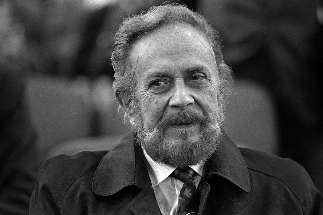 Γιάννης Ρίτσος: «Τ᾿ ὄνειρο τοῦ παιδιοῦ εἶναι ἡ εἰρήνη». Σαν σήμερα έφυγε από κοντά μας