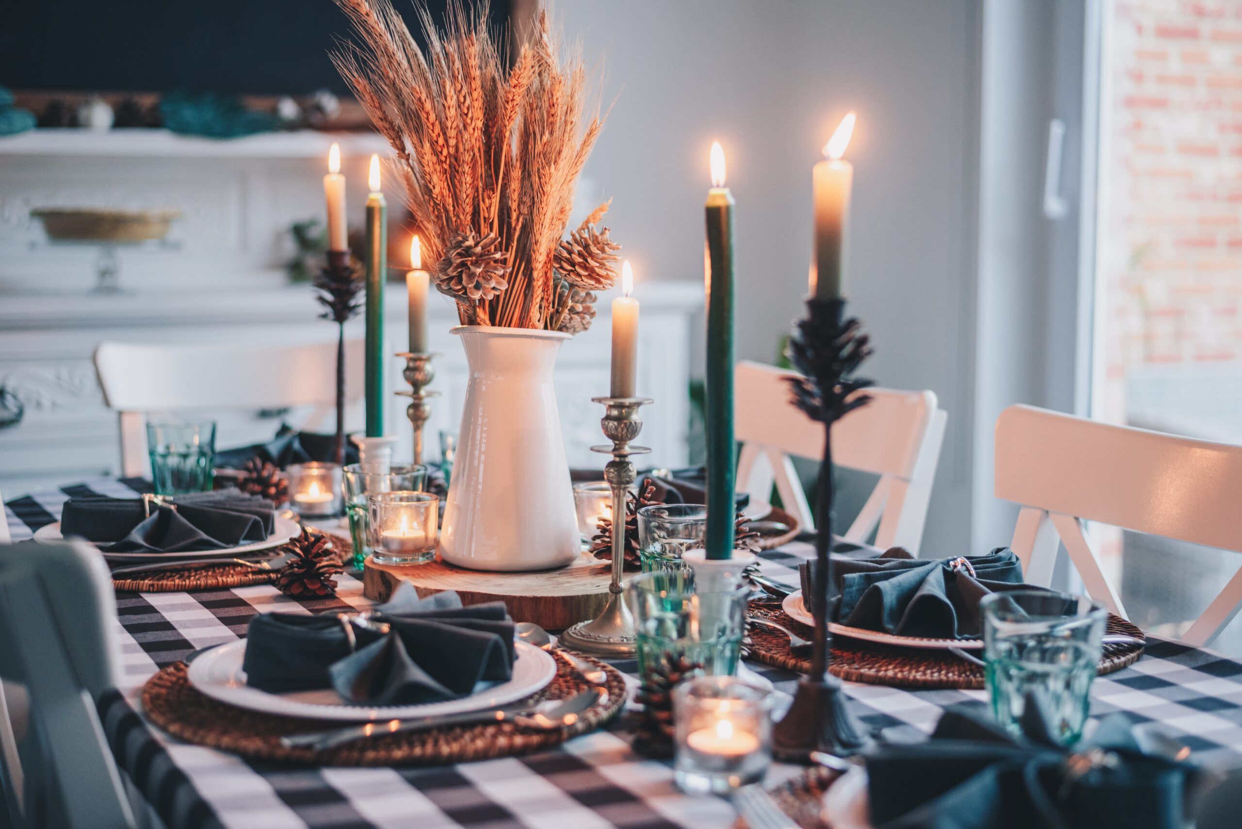 Thanksgiving is my favorite holiday of the year. The coziness of the candles, people gathered around the table, pumpkin pie. Those are the moment that we wish could last forever. There's so much to be grateful for!