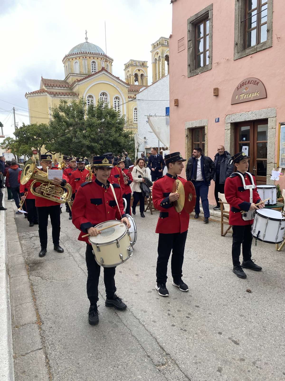 IMG cf62c905e07fdb704d15a347de6b3a4f V