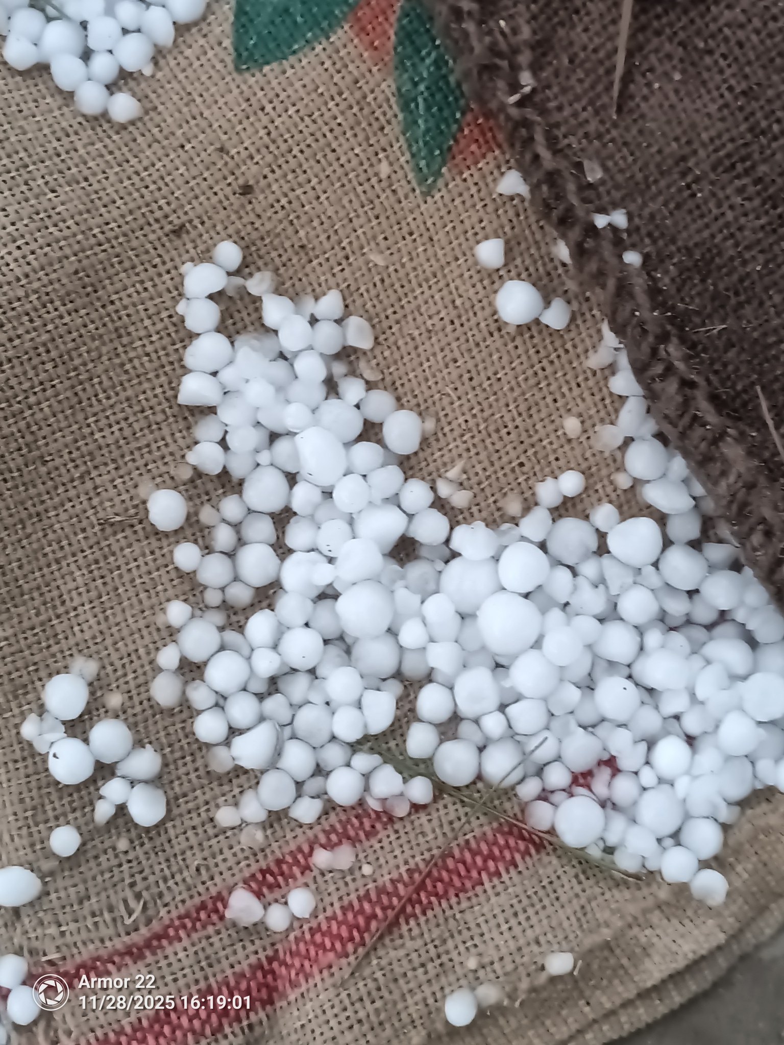Kythira: Storm “Adel” with continuous rain and hailstones larger than chestnuts! 4 589955030 1384531086558509 837316615343097736 n