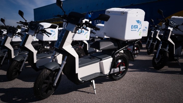 ΕΛΤΑ: Με ηλεκτρικά δίκυκλα η «πτήση» προς το μέλλον... αρκεί να βρείτε ανοιχτό κατάστημα 2 w25 104225IMG7304