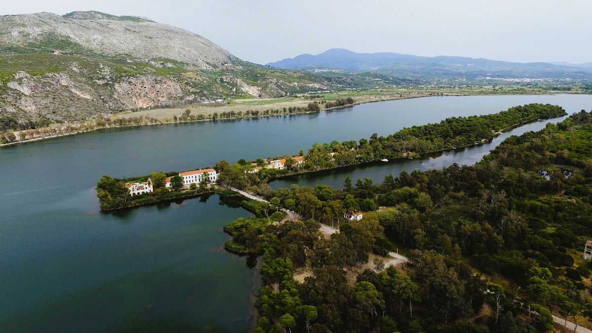 Εργαστήριο site-specific performance & artist residency στη λίμνη Καϊάφα