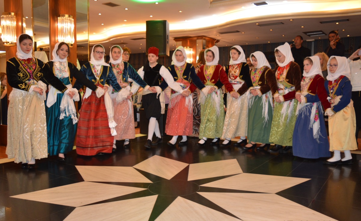 Ο επιτυχημένος ετήσιος χορός της Κυθηραϊκής Αδελφότητας Πειραιώς – Αθηνών 4 DSC 0082