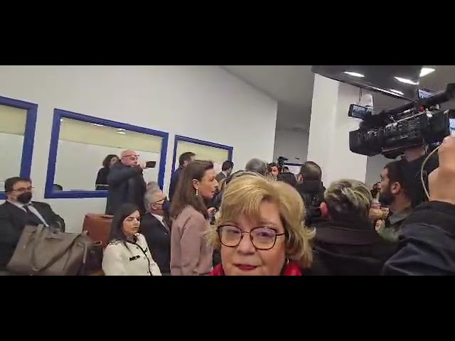 Τέμπη: Έναρξη της δίκης στη Λάρισα με εντάσεις, διακοπές και αντιδράσεις για την καταλληλότητα της αίθουσας