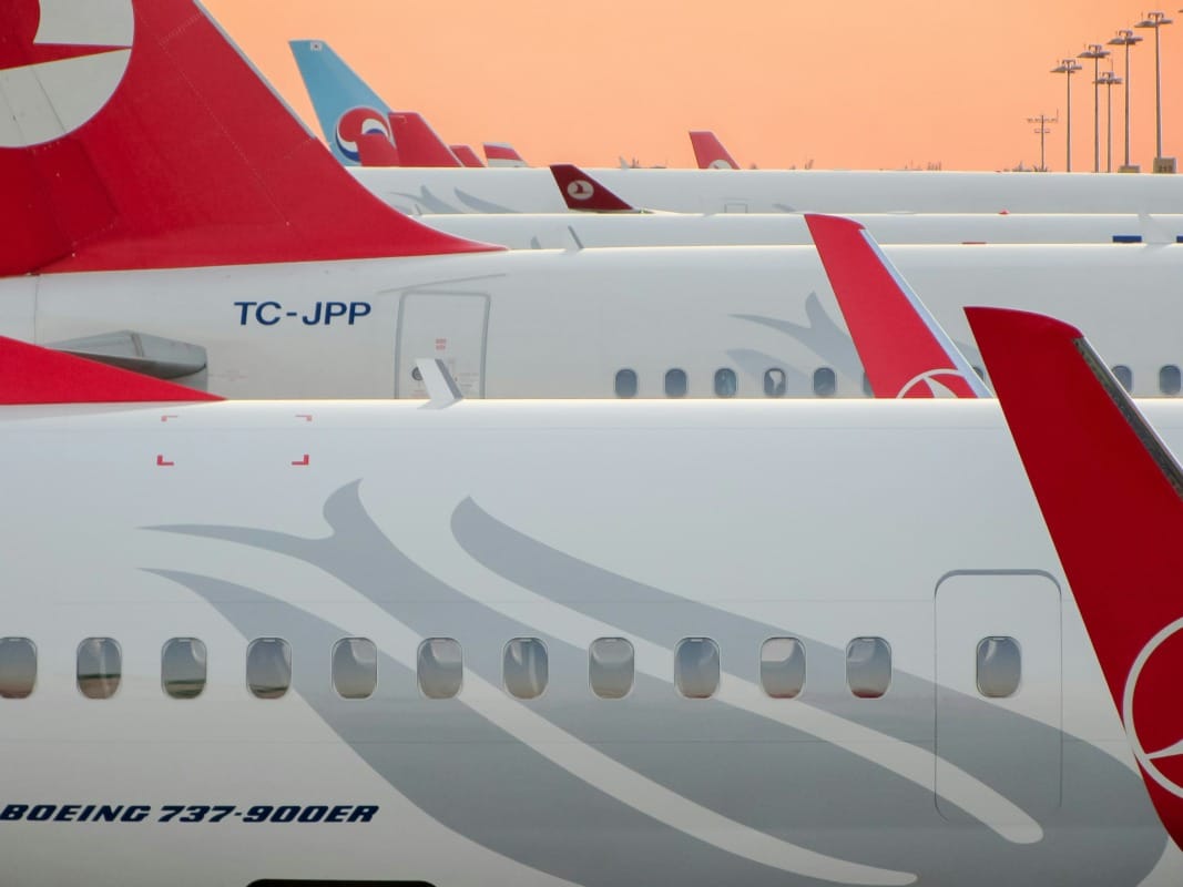 airplanes in red tales