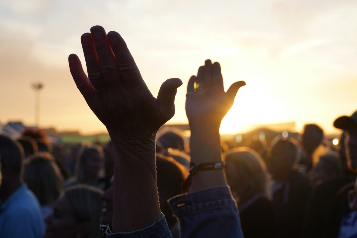 παλαμάκια Hands up in the air clapping