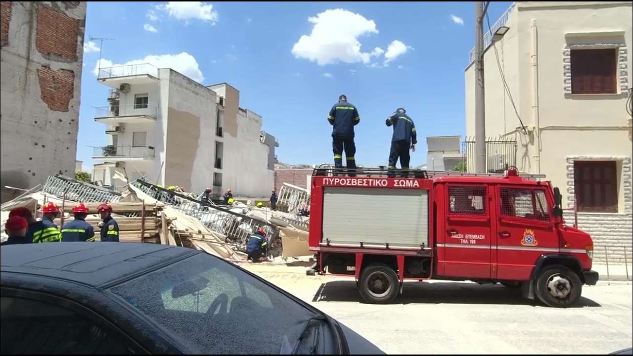 Κατέρρευσε πολυκατοικία στα Πετράλωνα: Έρευνες για εγκλωβισμένους